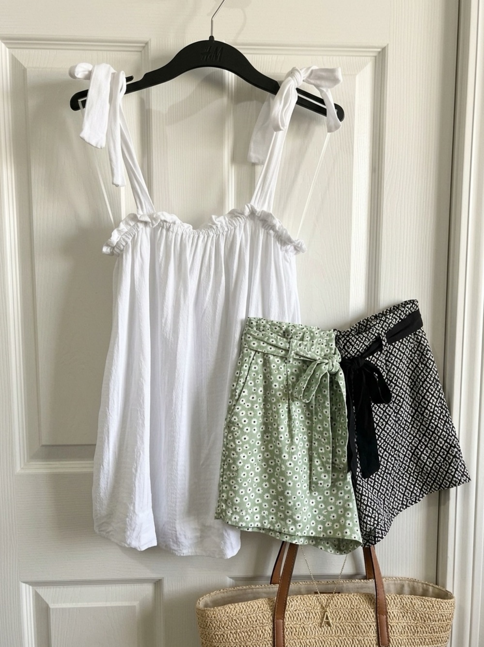 H&M Hennes Everyday White Seersucker Tie-Shoulder Ruffle Cami Top EUC XS